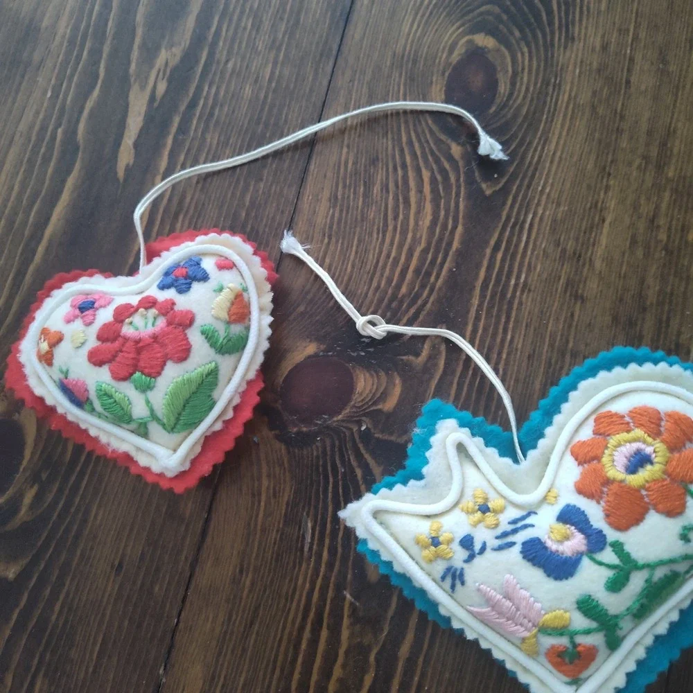 Vintage Stuffed Felt Embroidered Ornaments Folk Art Colorful Cat Heart Star 16
